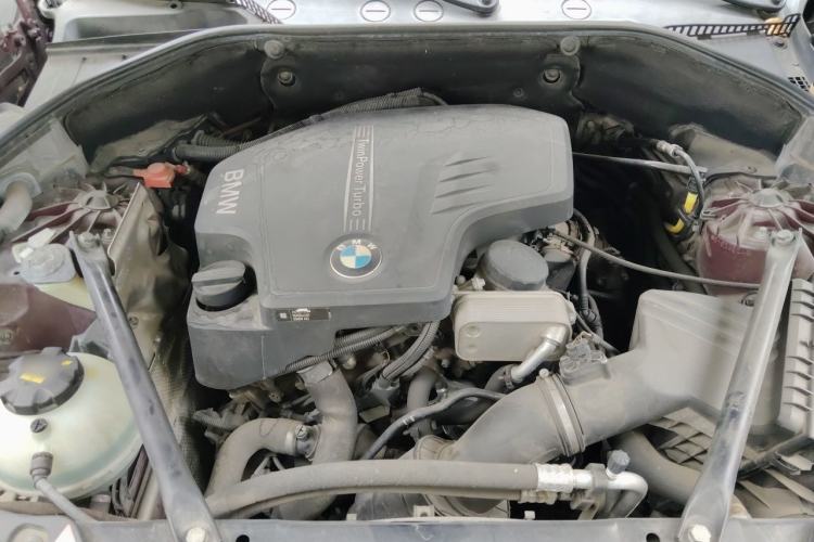 Used BMW 5 Series GT 2015 528i Leading Model Engine Bay