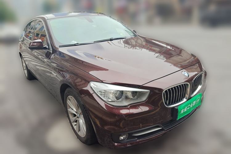 Used BMW 5 Series GT 2015 528i Leading Model Front Right 45 Deg