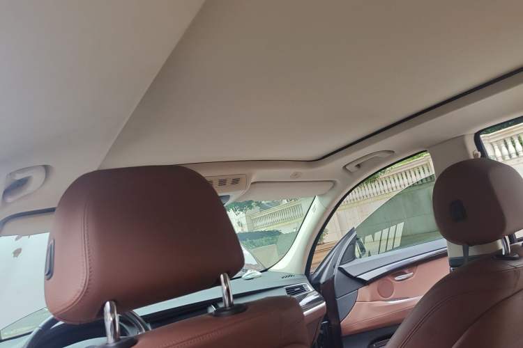 Used BMW 5 Series GT 2015 528i Leading Model Headliner