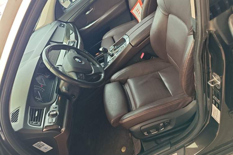 Used BMW 5 Series GT 2015 528i Luxury Edition Left Front Seat