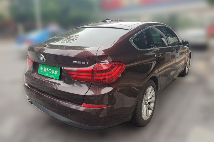 Used BMW 5 Series GT 2015 528i Leading Model Rear Right 45 Deg