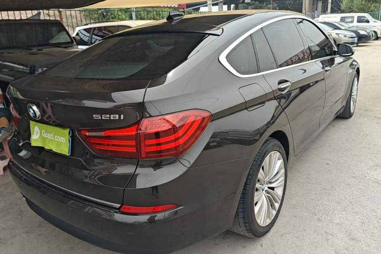 Used BMW 5 Series GT 2015 528i Luxury Edition Rear Right 45 Deg