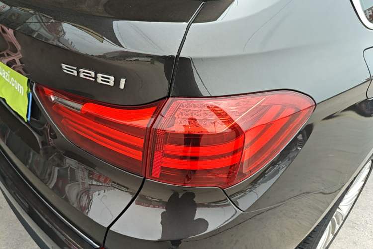 Used BMW 5 Series GT 2015 528i Luxury Edition Right Rear Taillight