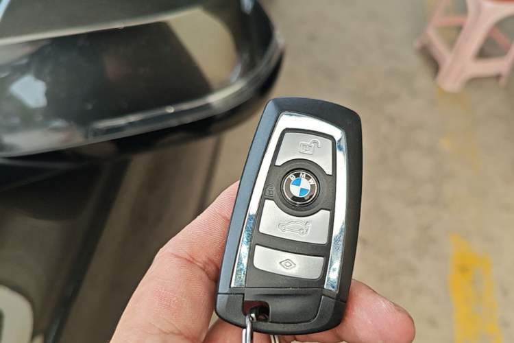 Used BMW 5 Series GT 2015 528i Luxury Edition Vehicle Key