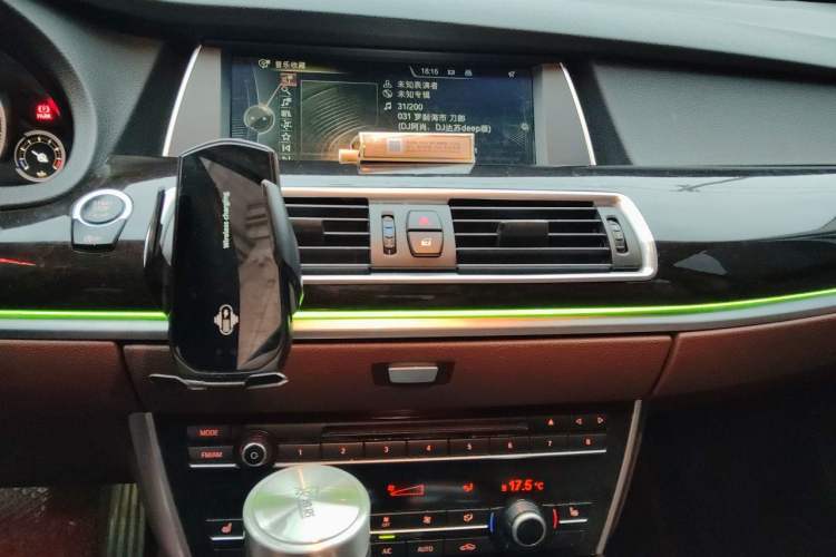 Used BMW 5 Series GT 2015 528i Leading Model Audio And AC Panel