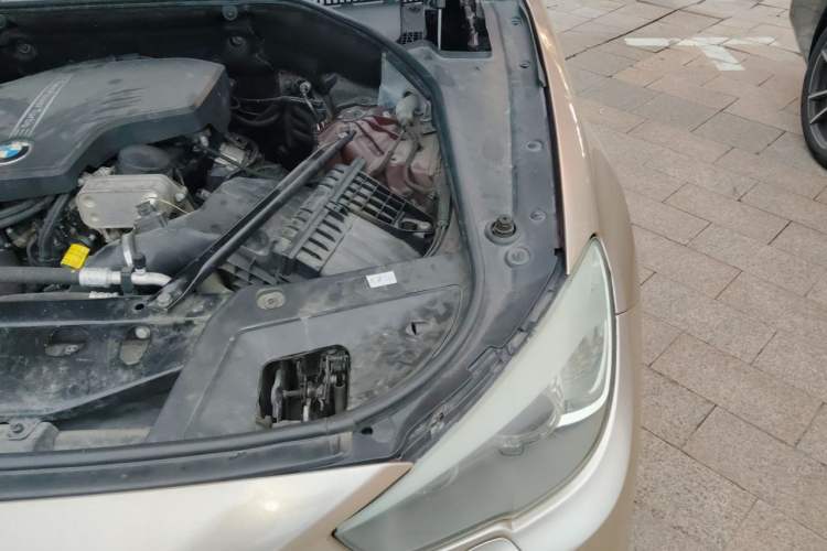 Used BMW 5 Series GT 2015 528i Leading Model Engine Bay Left