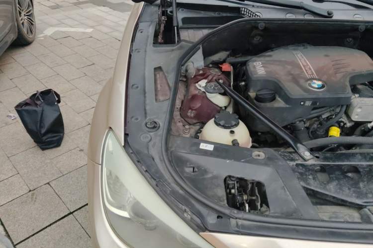 Used BMW 5 Series GT 2015 528i Leading Model Engine Bay Right