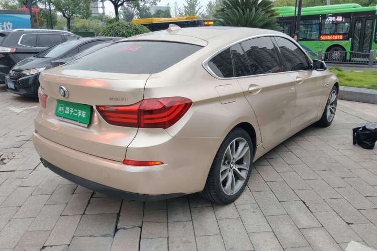 Used BMW 5 Series GT 2015 528i Leading Model Rear Right 45 Deg