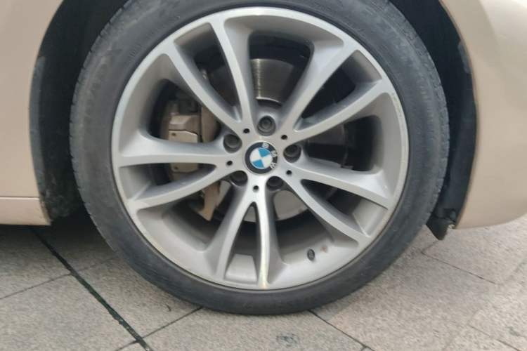Used BMW 5 Series GT 2015 528i Leading Model Right Front Wheel Hub