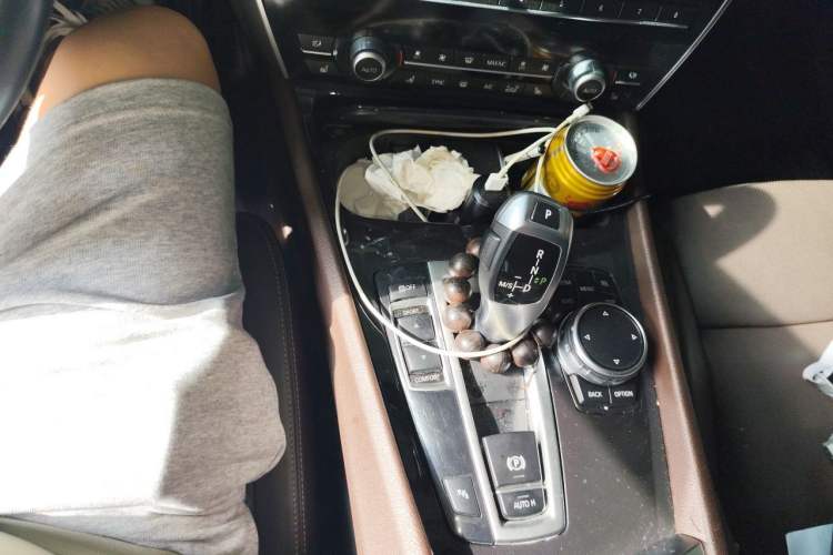 Used BMW 5 Series GT 2015 528i Luxury Edition Gear Lever