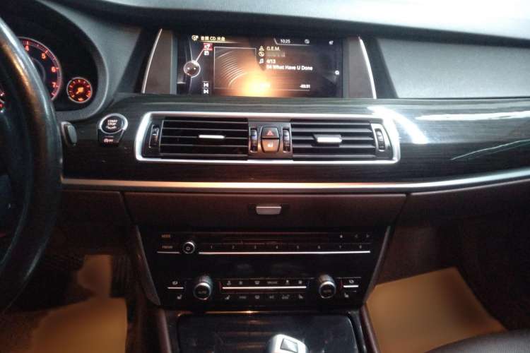 Used BMW 5 Series GT 2015 528i Luxury Edition Audio And AC Panel