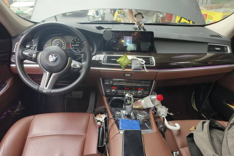 Used BMW 5 Series GT 2015 528i Leading Model Center Console