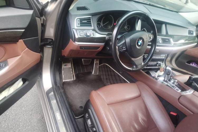 Used BMW 5 Series GT 2015 535i Luxury Edition Driver Seat