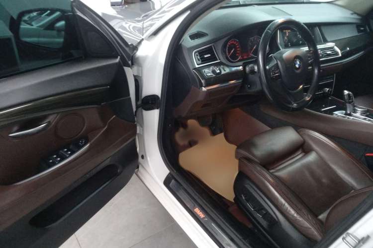 Used BMW 5 Series GT 2015 528i Luxury Edition Driver Seat