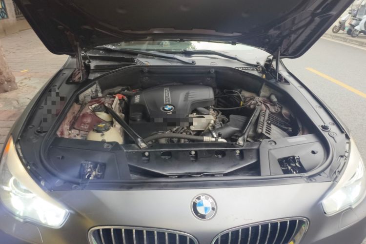 Used BMW 5 Series GT 2015 528i Leading Model Engine Bay