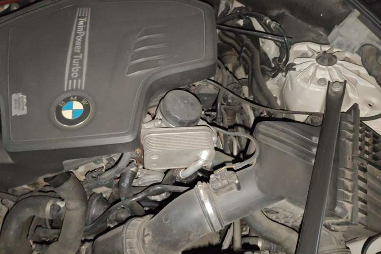 Used BMW 5 Series GT 2015 528i Leading Model Engine Bay Left