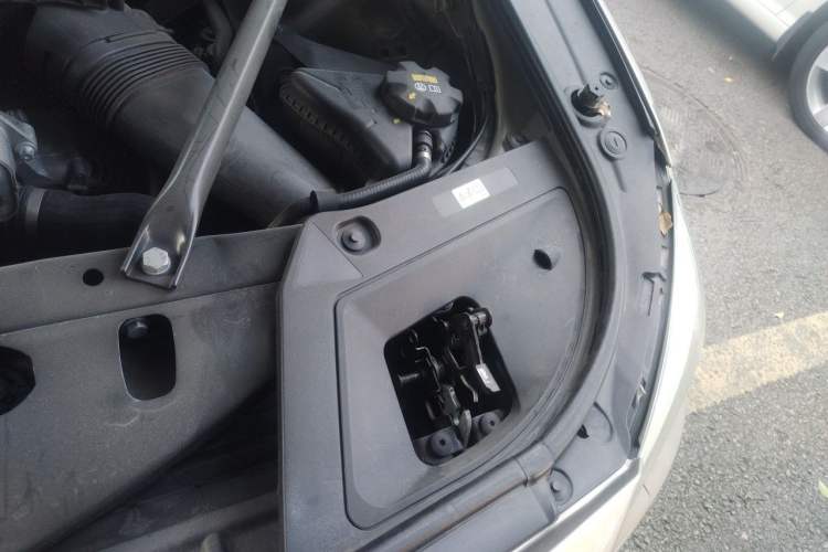 Used BMW 5 Series GT 2015 535i Luxury Edition Engine Bay Left