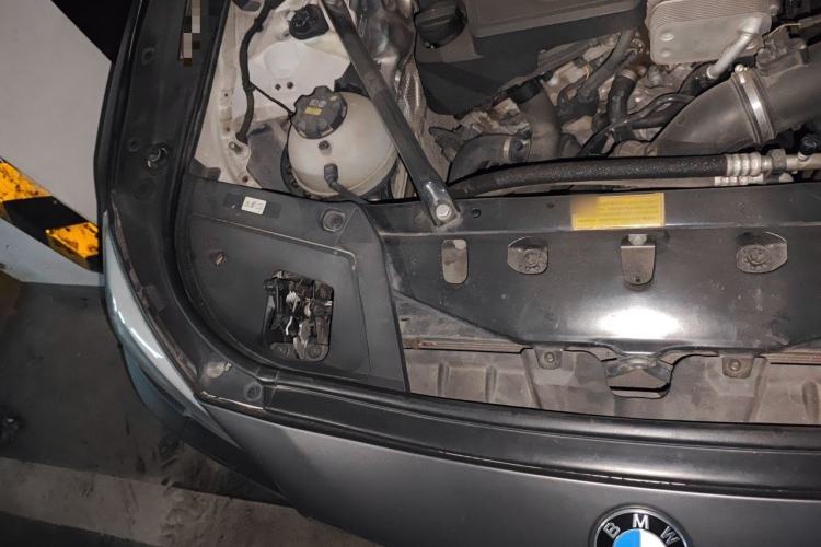 Used BMW 5 Series GT 2015 528i Leading Model Engine Bay Right