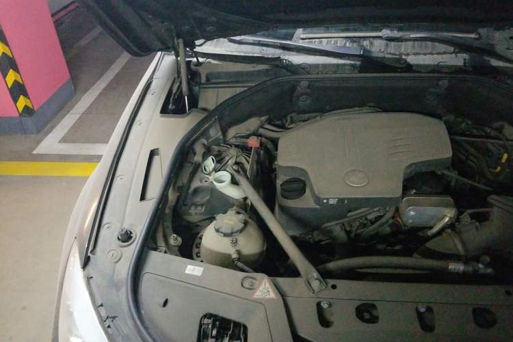 Used BMW 5 Series GT 2015 528i Leading Model Engine Bay Right