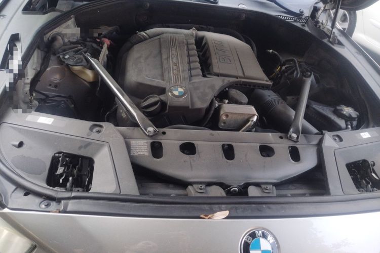 Used BMW 5 Series GT 2015 535i Luxury Edition Engine Bay