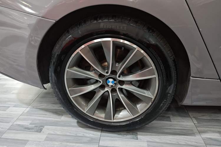 Used BMW 5 Series GT 2015 528i Leading Model Exterior 8