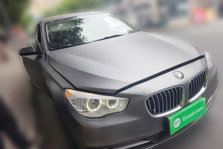 Used BMW 5 Series GT 2015 528i Leading Model Front Right 45 Deg