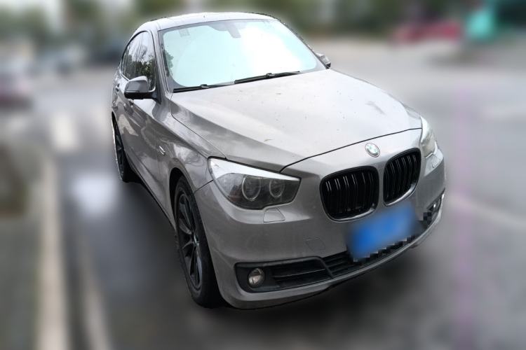 Used BMW 5 Series GT 2015 528i Leading Model Front Right 45 Deg