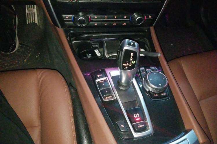 Used BMW 5 Series GT 2015 528i Leading Model Gear Lever