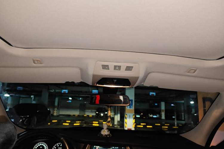 Used BMW 5 Series GT 2015 528i Leading Model Headliner