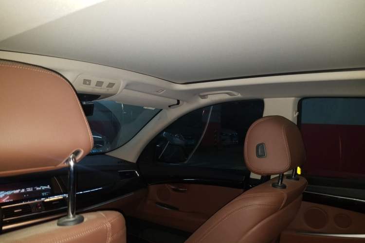 Used BMW 5 Series GT 2015 528i Leading Model Headliner