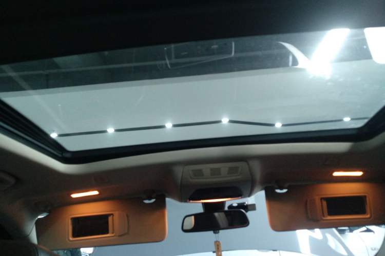 Used BMW 5 Series GT 2015 528i Luxury Edition Headliner
