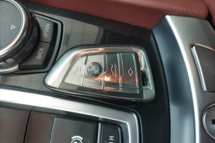 Used BMW 5 Series GT 2015 528i Leading Model Interior 1