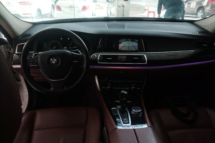 Used BMW 5 Series GT 2015 528i Leading Model Interior 2