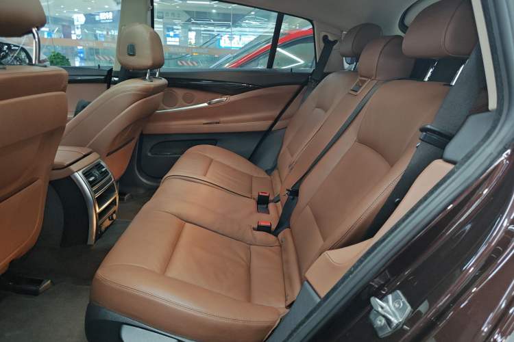 Used BMW 5 Series GT 2015 528i Leading Model Interior 4