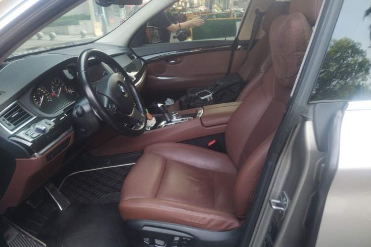 Used BMW 5 Series GT 2015 535i Luxury Edition Left Front Seat