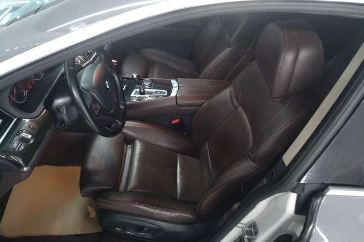Used BMW 5 Series GT 2015 528i Luxury Edition Left Front Seat