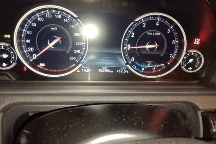 Used BMW 5 Series GT 2015 535i Luxury Edition Odometer Close Up
