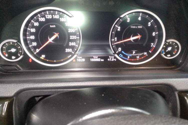 Used BMW 5 Series GT 2015 528i Luxury Edition Odometer Close Up
