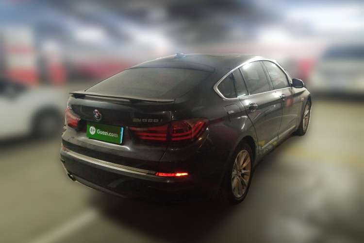 Used BMW 5 Series GT 2015 528i Leading Model Rear Right 45 Deg