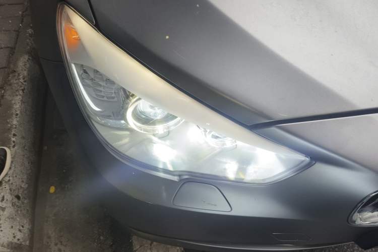 Used BMW 5 Series GT 2015 528i Leading Model Right Front Headlight