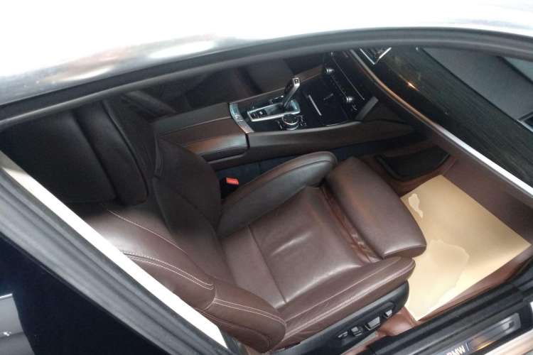 Used BMW 5 Series GT 2015 528i Luxury Edition Right Front Seat