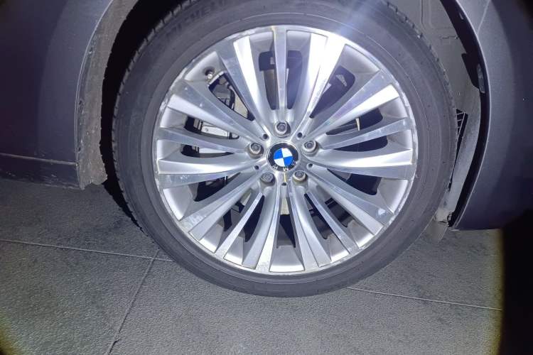 Used BMW 5 Series GT 2015 535i Luxury Edition Right Front Wheel Hub