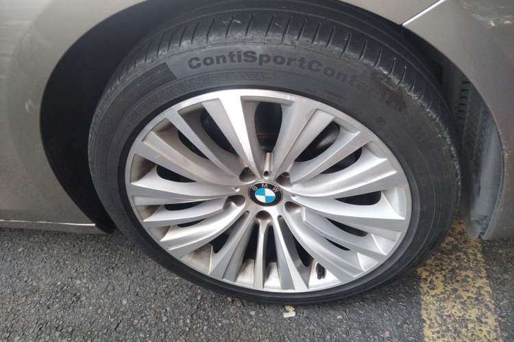 Used BMW 5 Series GT 2015 535i Luxury Edition Right Front Wheel Hub