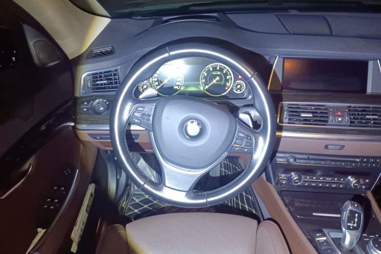 Used BMW 5 Series GT 2015 535i Luxury Edition Steering Wheel