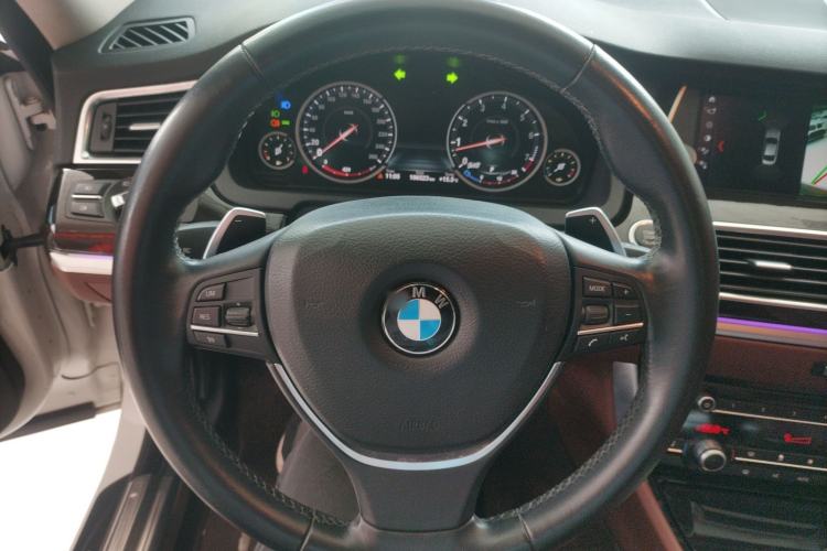 Used BMW 5 Series GT 2015 528i Leading Model Steering Wheel