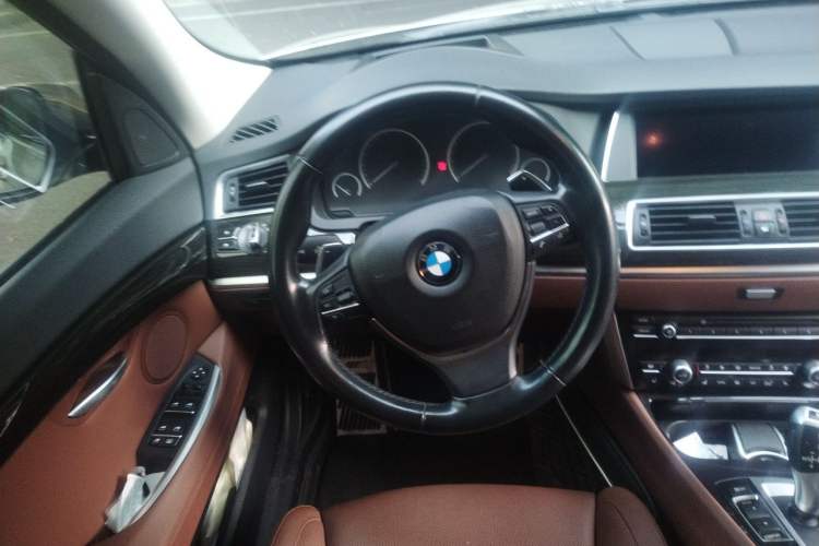 Used BMW 5 Series GT 2015 535i Luxury Edition Steering Wheel