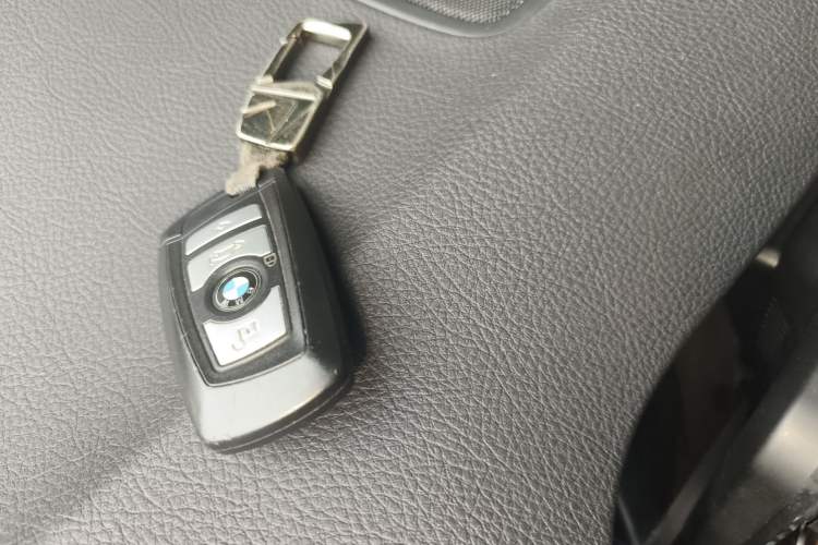 Used BMW 5 Series GT 2015 528i Leading Model Vehicle Key