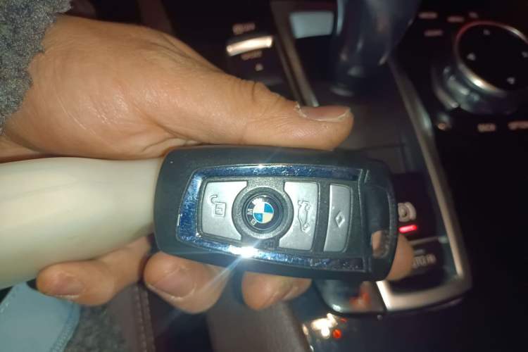 Used BMW 5 Series GT 2015 535i Luxury Edition Vehicle Key