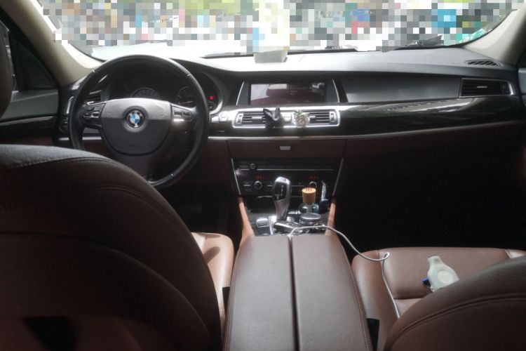 Used BMW 5 Series GT 2015 528i Leading Model Center Console