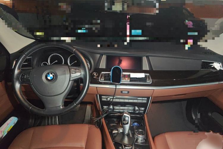 Used BMW 5 Series GT 2015 528i Leading Model Center Console